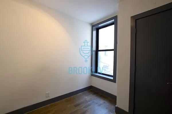 Rented by null | media 33