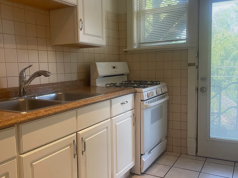 3437 Shenandoah Ave #3EAST — Photo 2