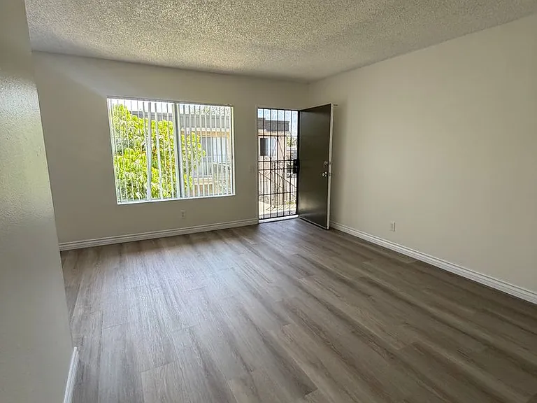 Shawnwood Forest Apartments — Photo 22