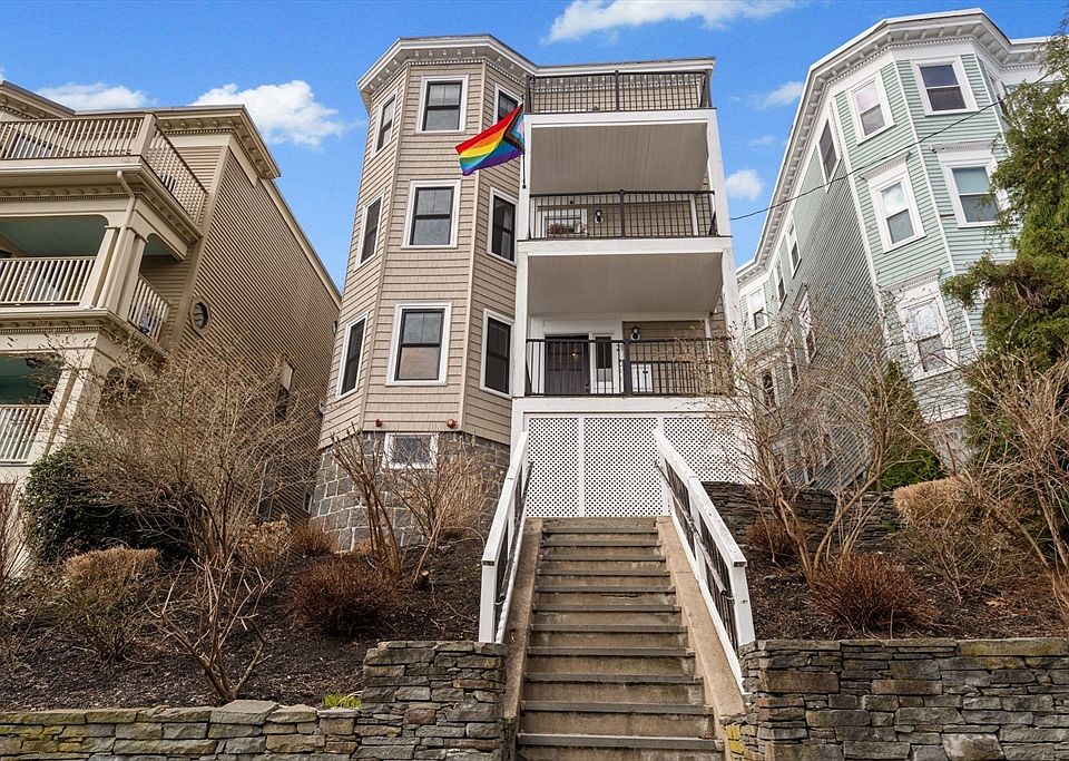 1st image of 21 Peverell St Unit 1