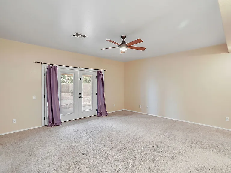 1380 N Concord Ave — Photo 14