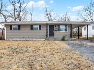 506 Dornoch Dr, Saint Louis, MO 63137