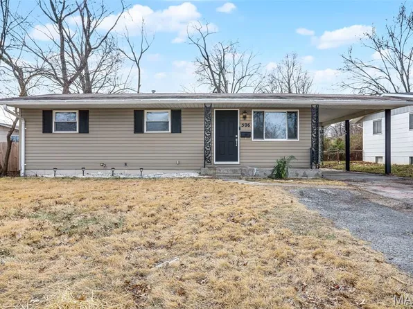 506 Dornoch Dr, Saint Louis, MO 63137