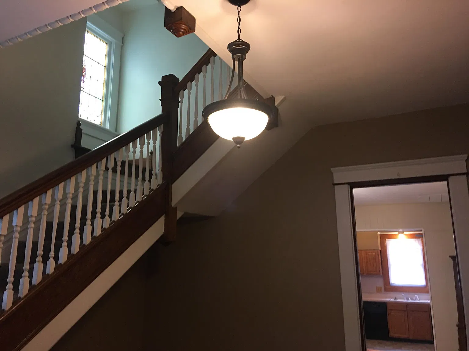 9 bed, 3000 sqft, $3,500 — Photo 3