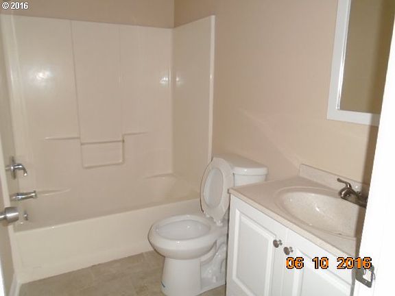 4th image of 4521 NE 123rd Ave