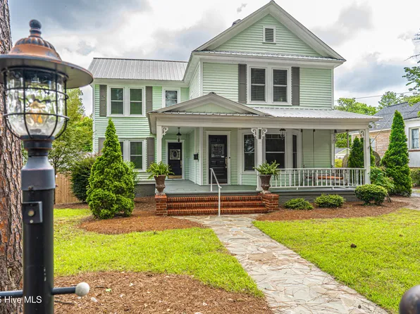 225 E Vermont Avenue, Southern Pines, NC 28387