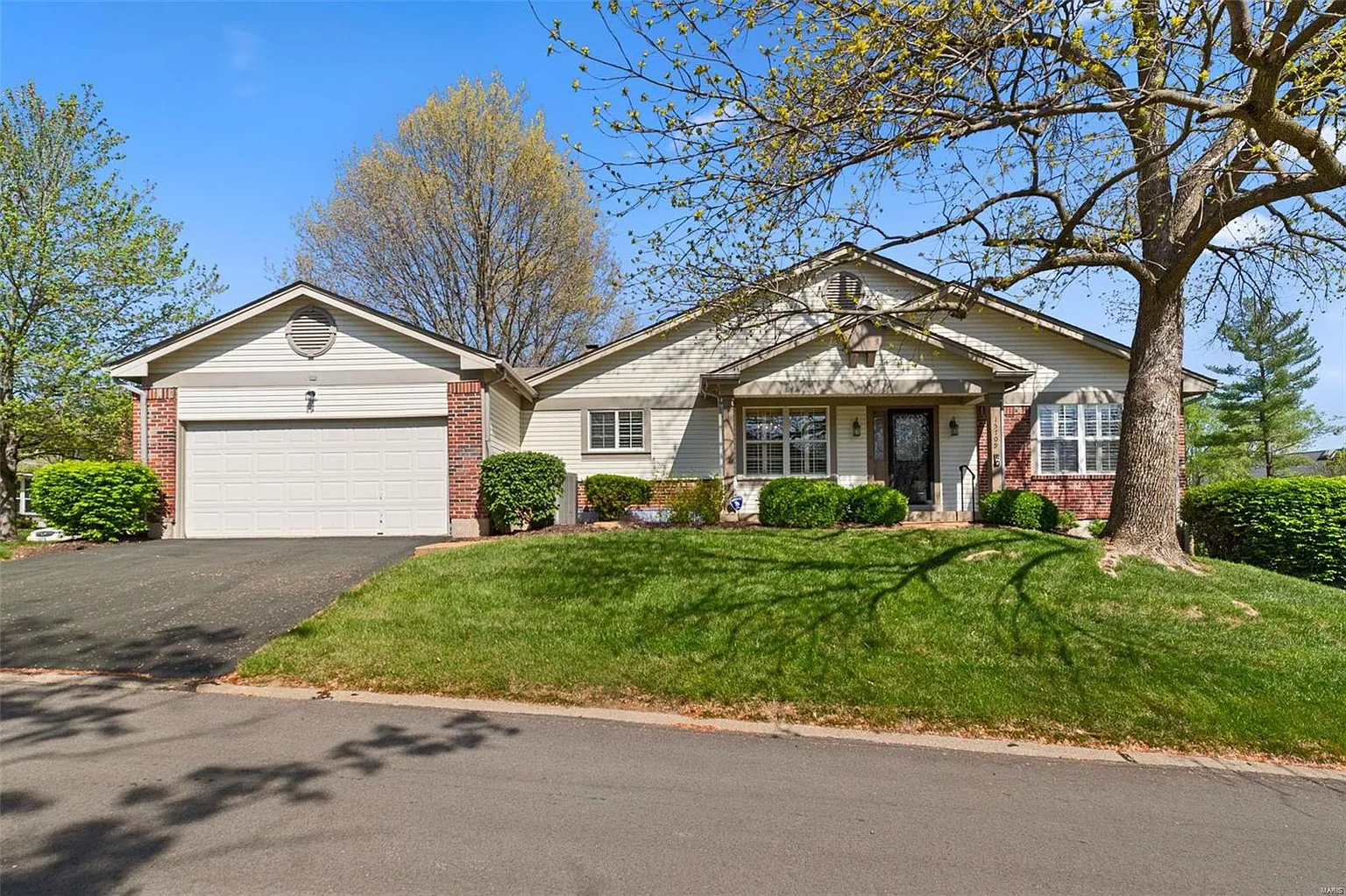 15709 Eldon Ridge Dr photo 1