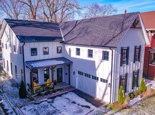 211 4th St, Wilmette, IL 60091