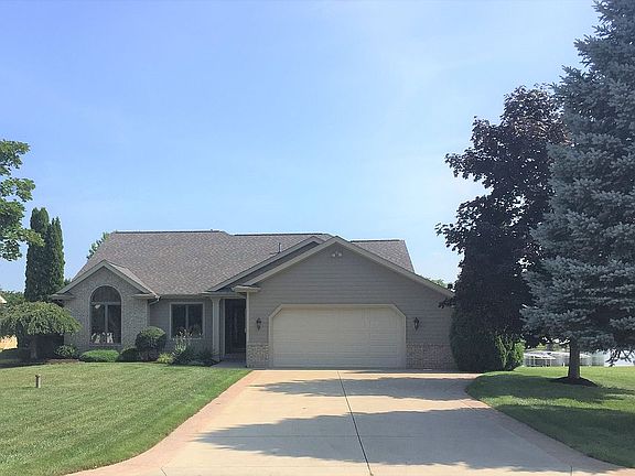 3rd image of 745 Marias Dr