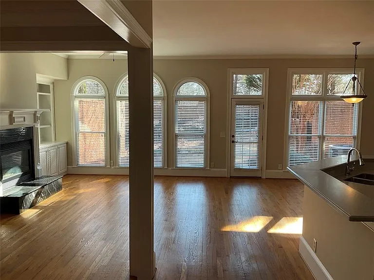 6193 Spalding Dr — Photo 6