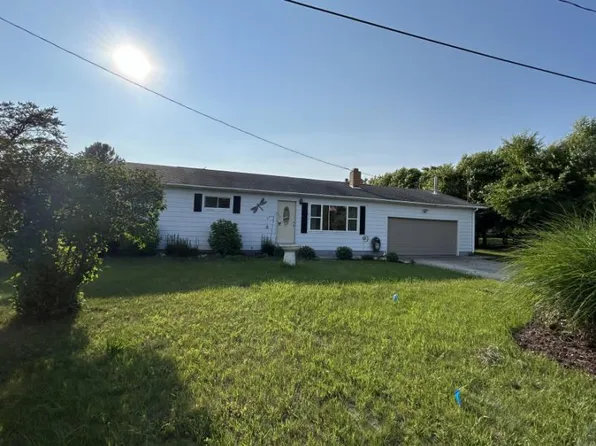 1014 Farnsworth St, Oscoda, MI 48750