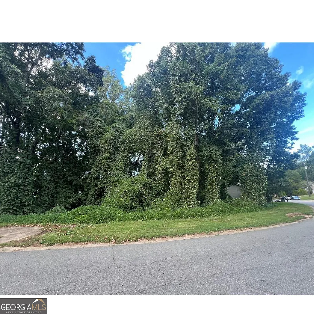2938 Pebblebrook Dr photo 1