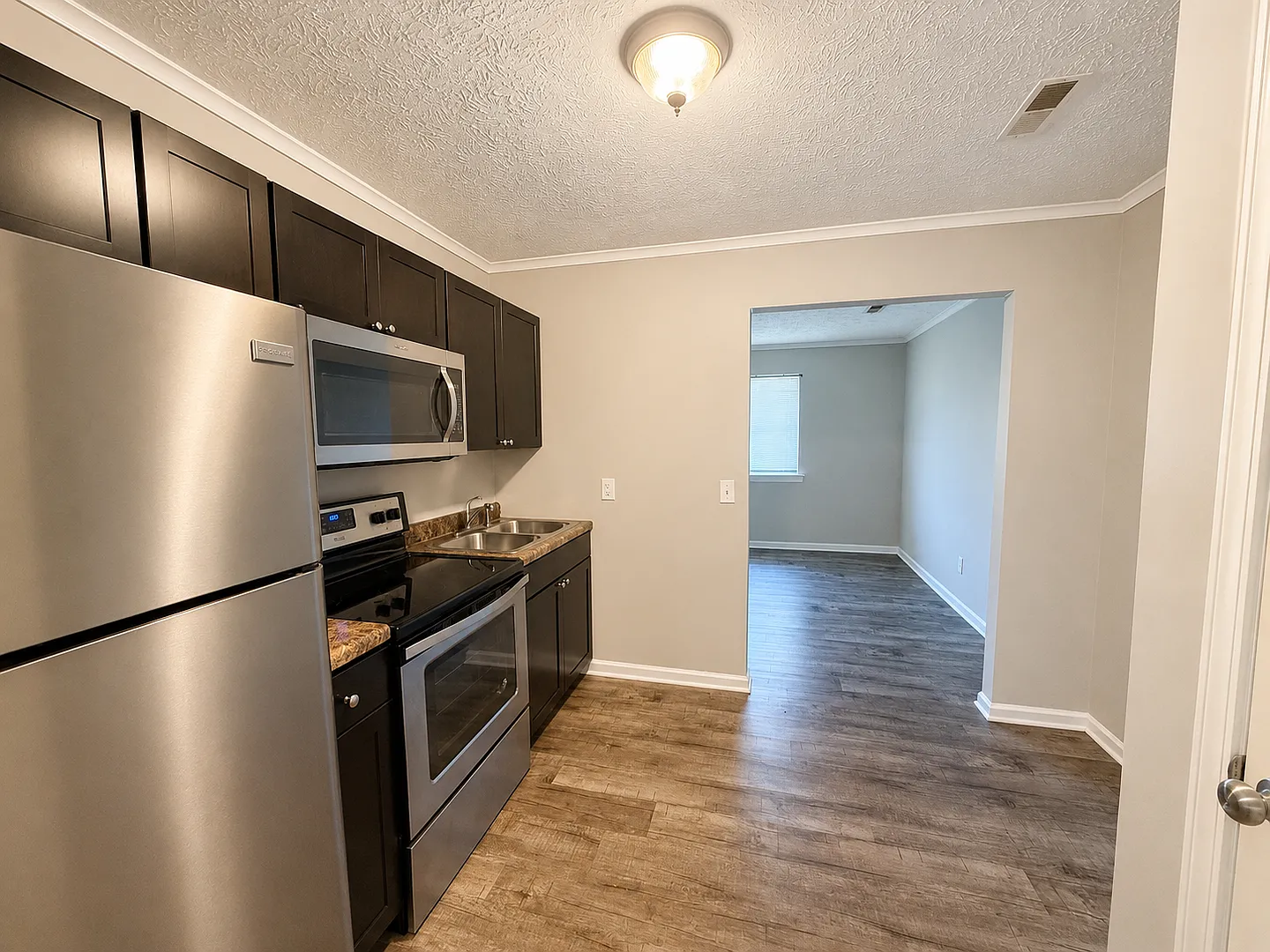 128 Bradley Rd — Photo 4