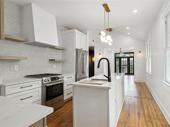 5th image of 7613 Hampson St #7613