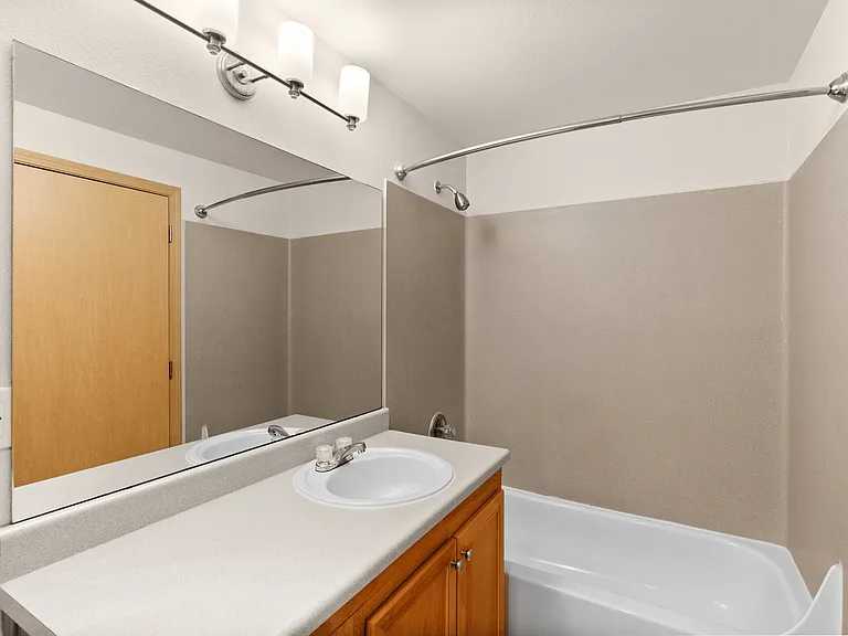 1 Bed 1 Bath Economy - 560 Sq Ft 1 Bed 1 Bath Economy - 560 Sq Ft