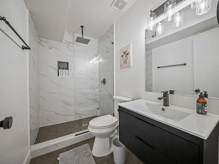 2431 E Manhatton Dr — Photo 33
