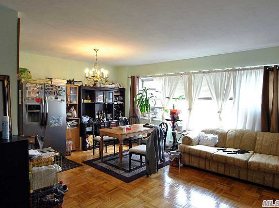 4th image of 4 Fordham Hill Oval APT 15G