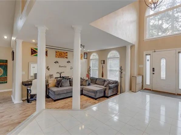 4040 Shore Dr, Virginia Beach, VA 23455