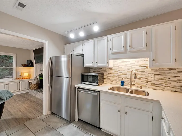 4542 Coopers Creek Pl SE — Photo 10