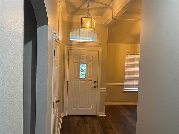 2nd image of 506 Gaston Cir