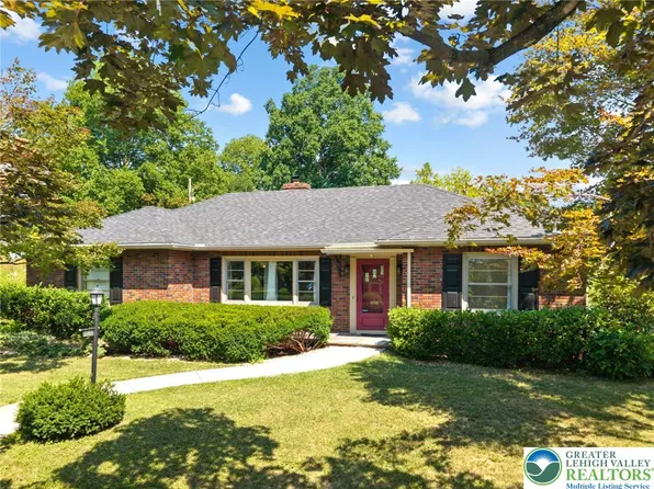 2705 W Chew St, Allentown, PA 18104
