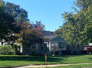 2227 Zollinger Rd, Upper Arlington, OH