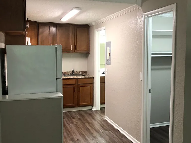 Poplar Ridge Apartments — Photo 22