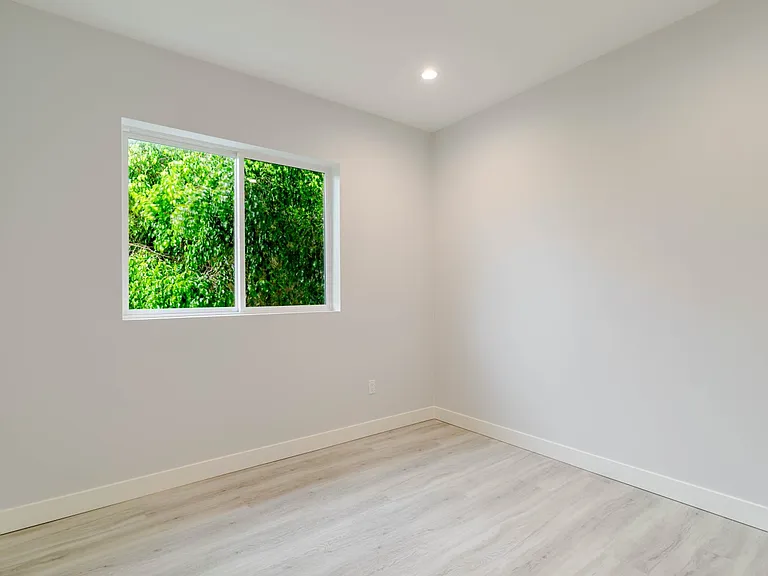 9035 Rathburn Ave #1/2 — Photo 16