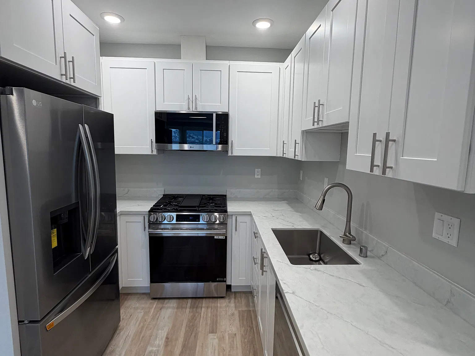 4 bed, 1500 sqft, $5,995 — Photo 3