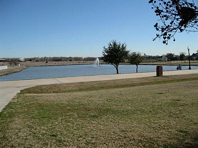 1st image of 329 Lakeside Dr