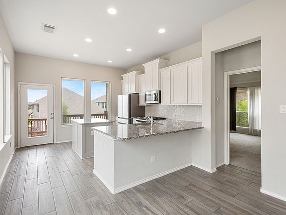 5th image of 2630 River Pointe