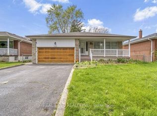 360 Chantenay Dr, Mississauga, ON L5A1E7
