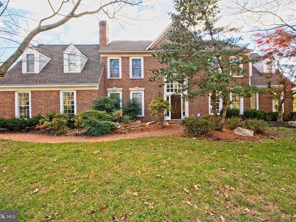 1st image of 1215 Heritage Hills Dr