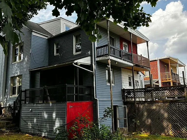 1216 Clark St — Photo 23