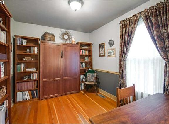 Bedroom (main)