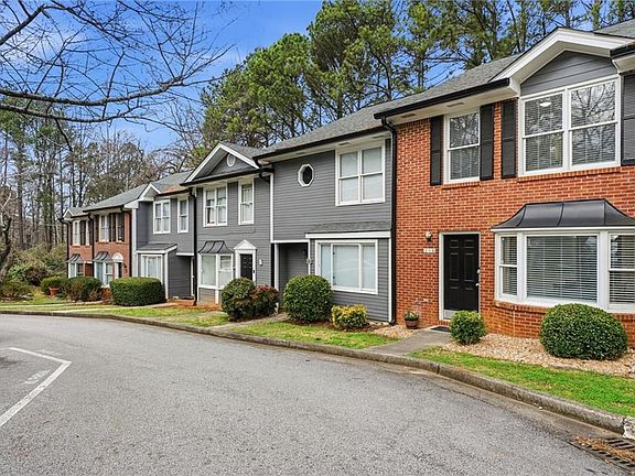 3rd image of 306 Autumn Leaf Way