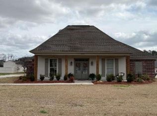 753 Esperanza Dr, Port Allen, LA 70767