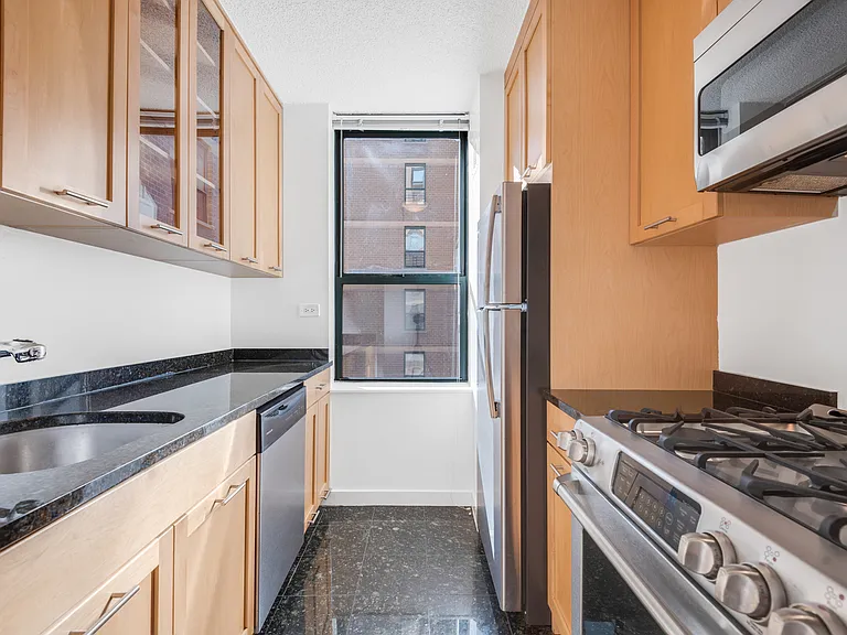 247 W 87th St #7E — Photo 5