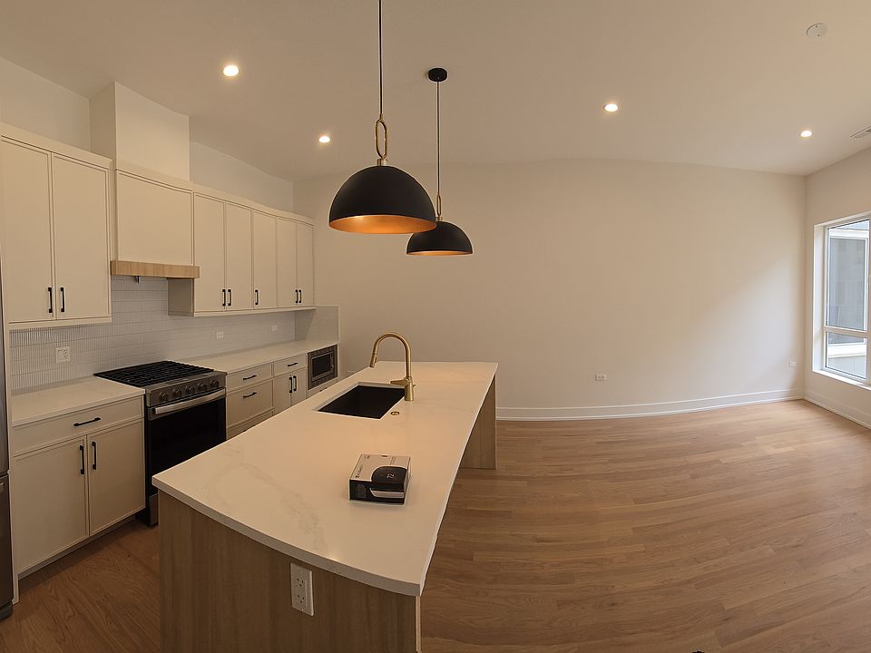 Kitchen and Living room - Lots of natural light