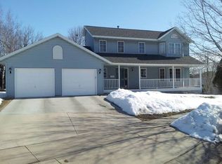 5112 Castlewood Ln NW, Rochester, MN 55901