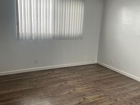 5th image of 1657 Colby Ave APT 5