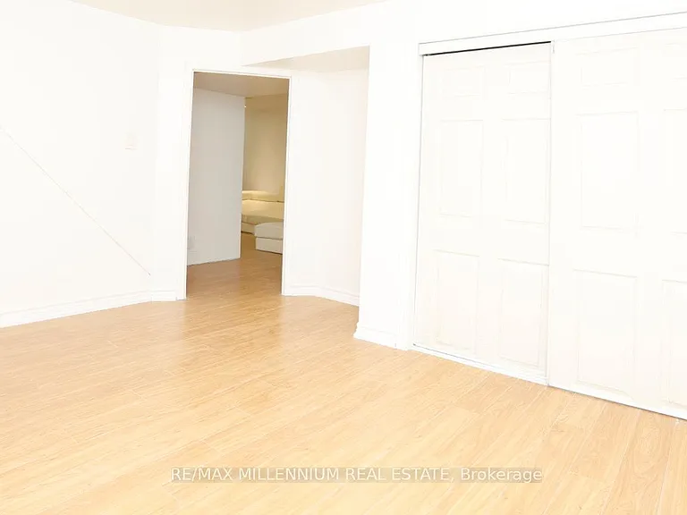 6482 Chaumont Cres #LOWER — Photo 3
