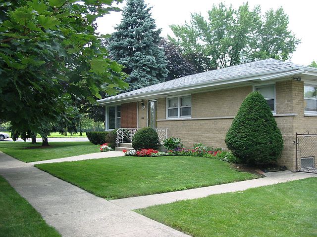 1st image of 2150 Suffolk Ave