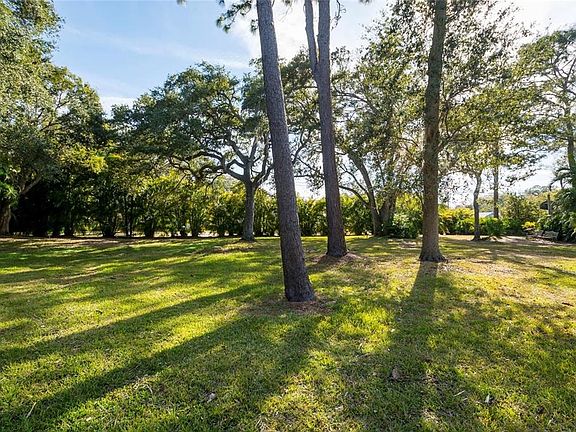 2nd image of 1647 Hobbit Rd