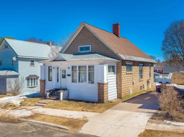 806 N 1st St, Ishpeming, MI 49849