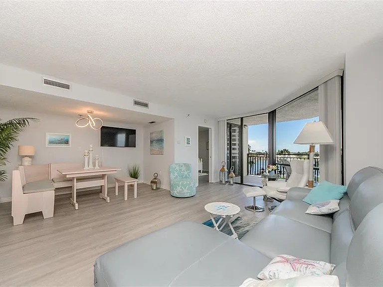 690 Island Way #507 — Photo 8