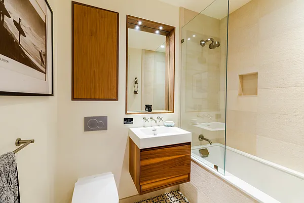 Sold by JMPIRE REAL ESTATE LLC | media 11