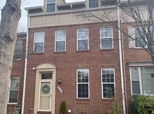 6117 Donival Sq, Alexandria, VA 22315