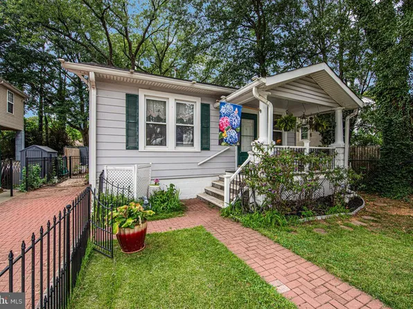 4512 38th Pl, Brentwood, MD 20722