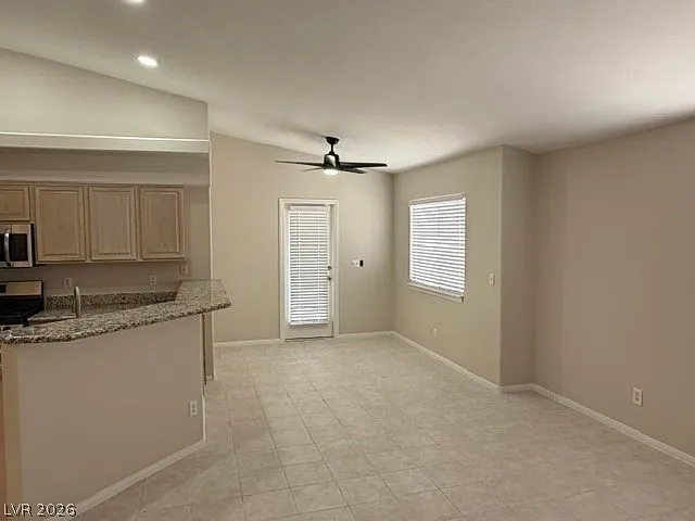 2 bed, 2.0 bath, 1149 sqft, $1,475 — Photo 4
